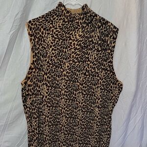 Sleeveless Cheetah print top INC